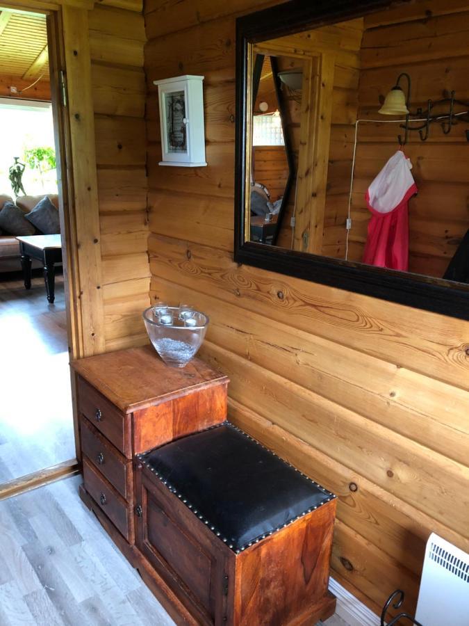 Mysig Timmerstuga Med Braskamin Naera Hovfjaellet Torsby Exterior photo
