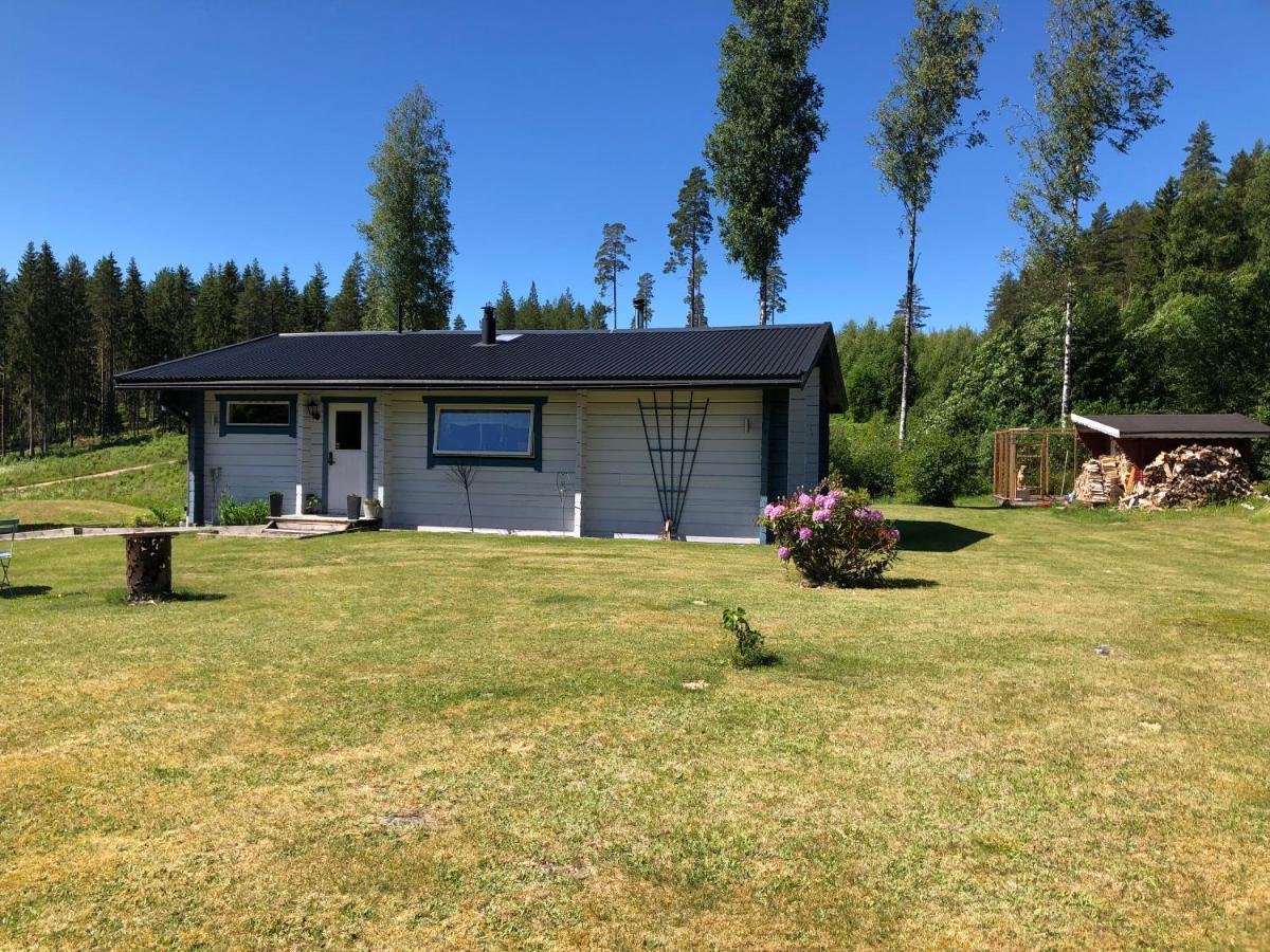 Mysig Timmerstuga Med Braskamin Naera Hovfjaellet Torsby Exterior photo