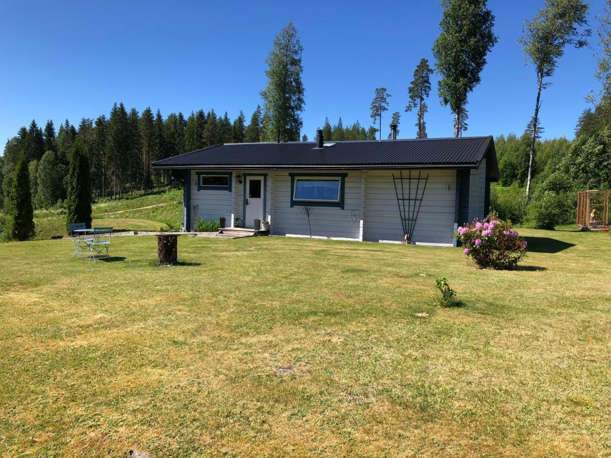 Mysig Timmerstuga Med Braskamin Naera Hovfjaellet Torsby Exterior photo