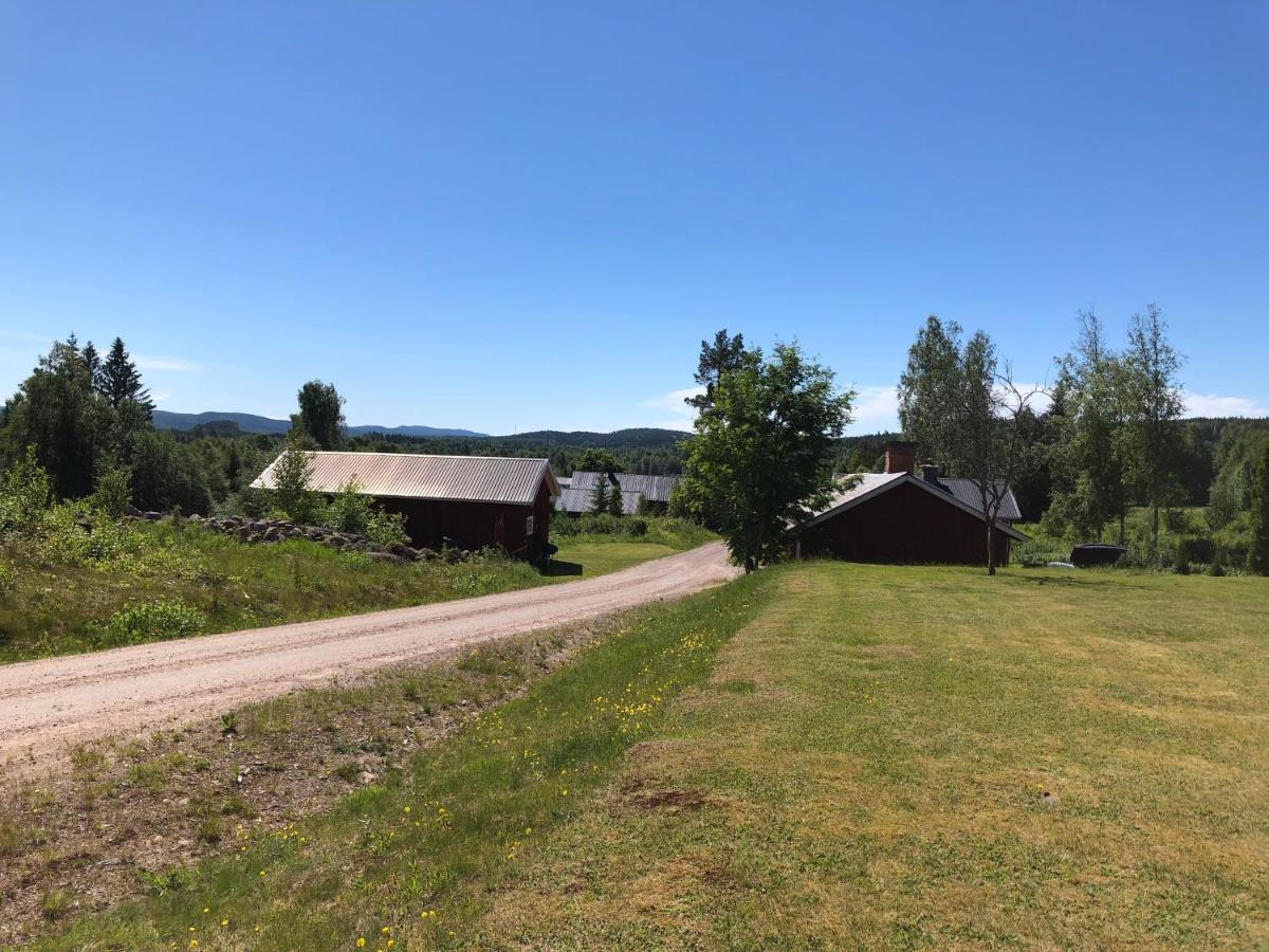 Mysig Timmerstuga Med Braskamin Naera Hovfjaellet Torsby Exterior photo